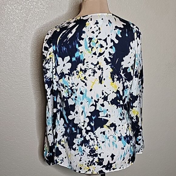 NWT Banana Republic Medium Long Sleeve Satin Floral blouse top - Picture 5 of 9